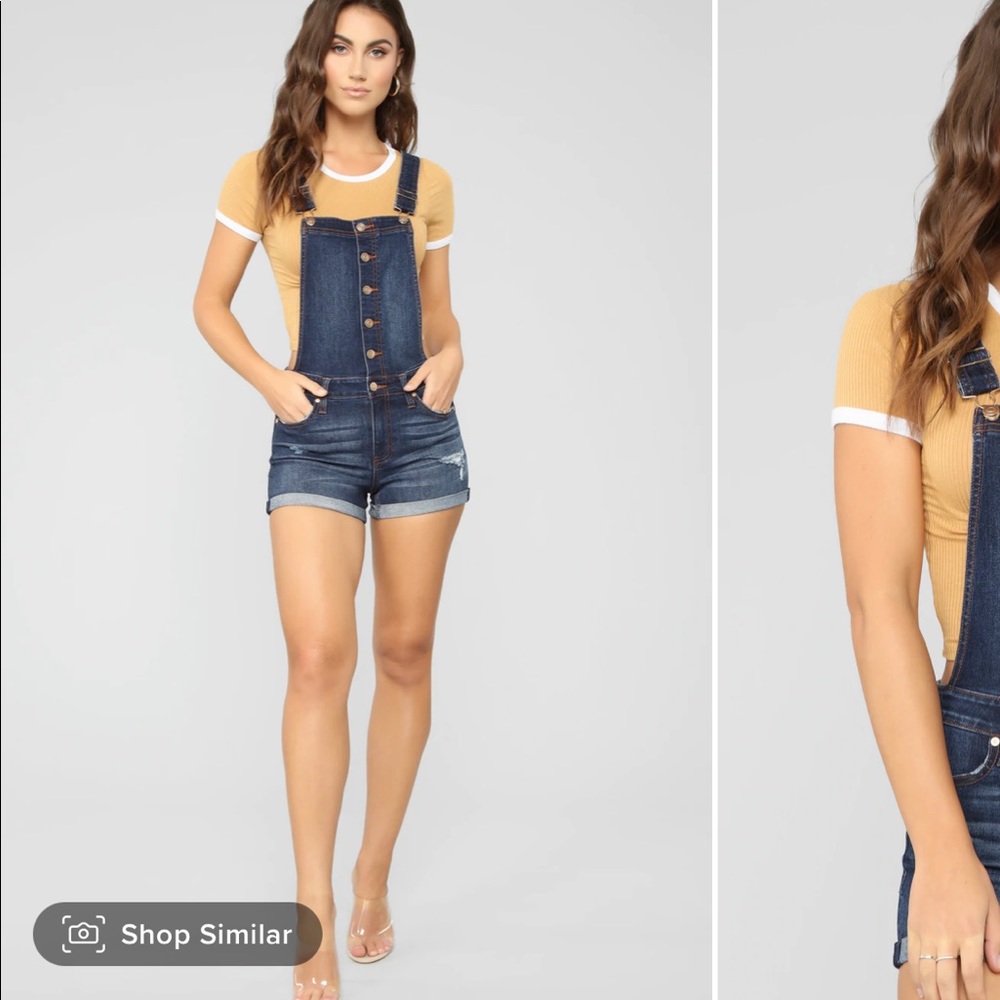 Woman’s overall shorts